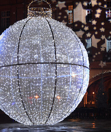 Intervention de maintenance pour les décorations de Noël dans la région de Bordeaux 